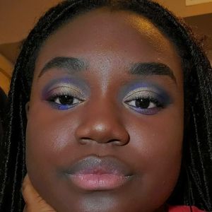 Meet your Posher, Adeola